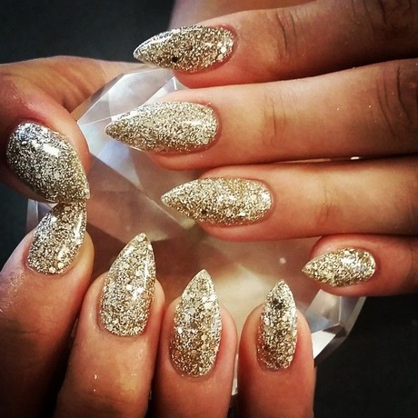 gold-glitter-pointy-nails-87_3 Unghii ascuțite cu sclipici de aur