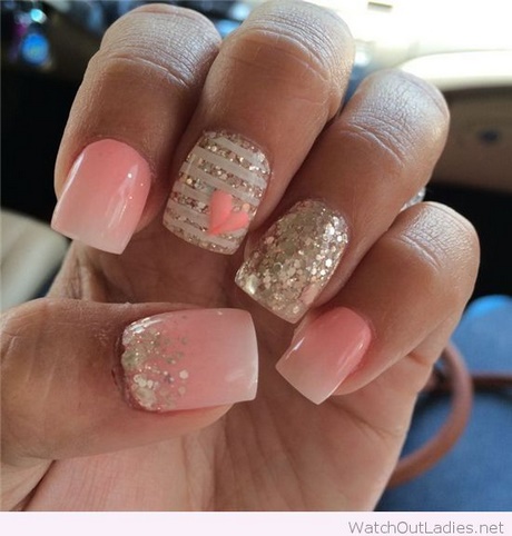 light-pink-and-silver-nails-18_6 Unghii roz deschis și argintiu