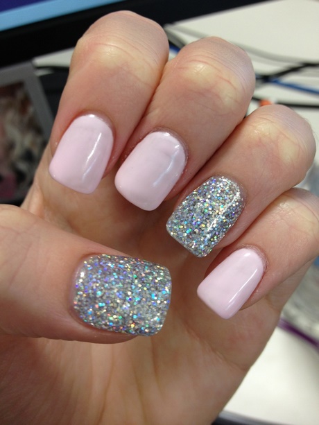 light-pink-and-silver-nails-18_9 Unghii roz deschis și argintiu