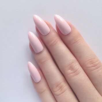 light-pink-pointy-nails-73_2 Unghiile ascuțite de culoare roz deschis