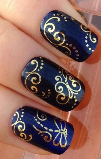 nail-art-blue-and-gold-38 Nail art albastru și auriu