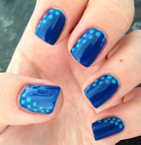 nail-art-on-blue-nail-polish-77_12 Nail art pe lac de unghii albastru