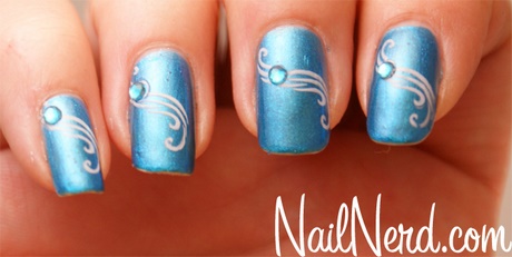 nail-art-on-blue-nail-polish-77_14 Nail art pe lac de unghii albastru