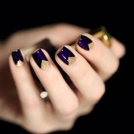 nail-art-on-purple-nail-paint-06_13 Nail art pe vopsea de unghii violet