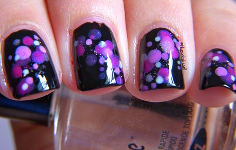 nail-art-on-purple-nails-45_18 Nail art pe unghii violet