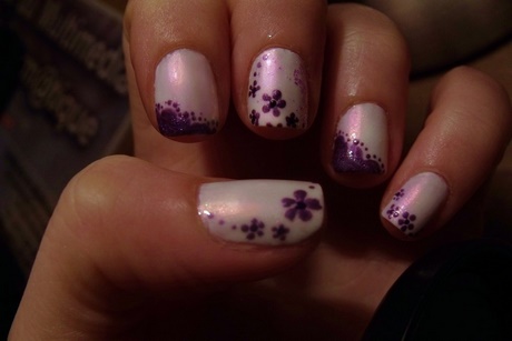 nail-art-purple-and-white-04_4 Nail art violet și alb