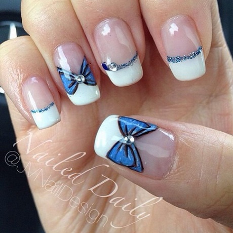 nail-art-white-and-blue-00_17 Nail art alb și albastru