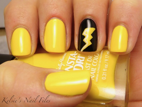 nail-art-with-yellow-nail-polish-53_9 Nail art cu lac de unghii galben