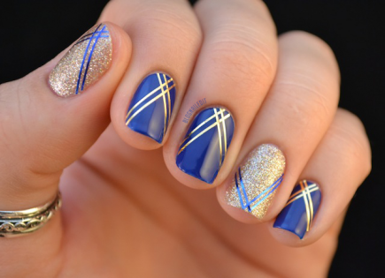 nail-designs-blue-and-silver-03_2 Modele de unghii albastru și argintiu