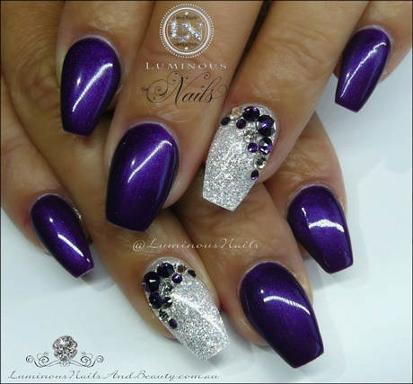 nail-designs-purple-and-gold-66_14 Modele de unghii violet și aur