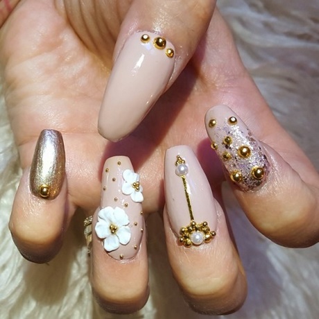 nails-with-3d-flowers-64_14 Cuie cu flori 3d