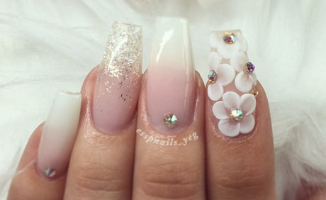 nails-with-3d-flowers-64_5 Cuie cu flori 3d