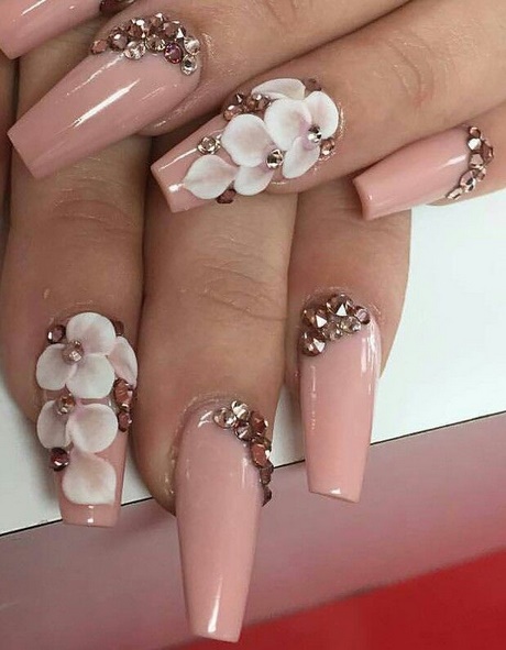 nails-with-flowers-on-them-95_13 Cuie cu flori pe ele
