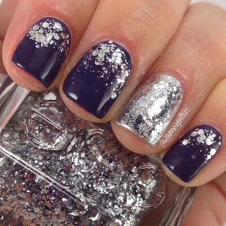 navy-and-silver-nail-designs-37_13 Modele de unghii bleumarin și argintiu