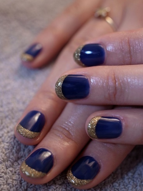 navy-blue-and-gold-nails-29_14 Bleumarin și unghii de aur