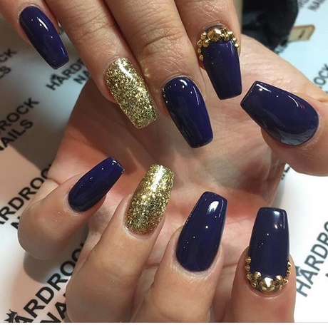 navy-blue-and-gold-nails-29_3 Bleumarin și unghii de aur