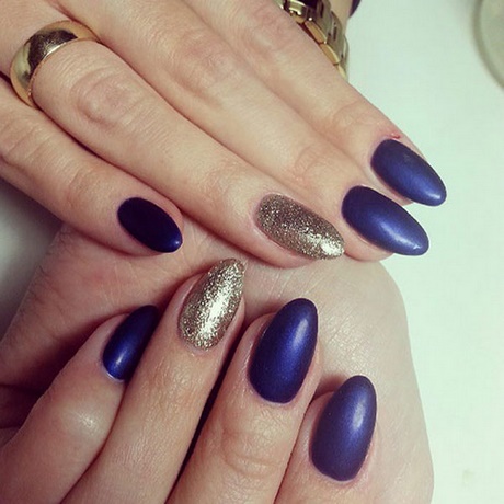 navy-blue-and-gold-nails-29_8 Bleumarin și unghii de aur