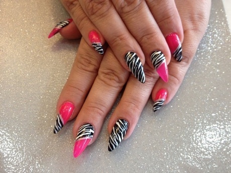 pink-stiletto-nail-designs-29_16 Modele de unghii stiletto roz