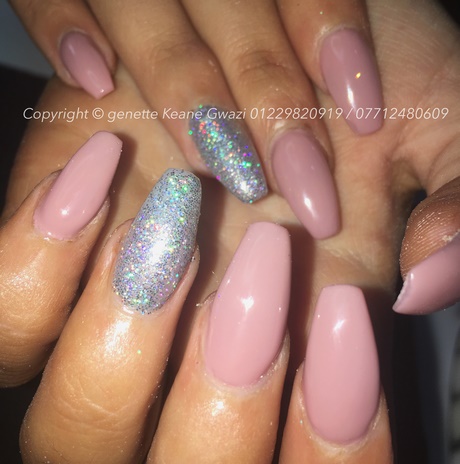 pink-with-silver-nails-23_16 Roz cu unghii de argint