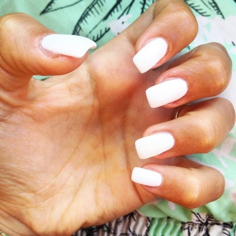 plain-white-nails-49_15 Unghiile albe simple