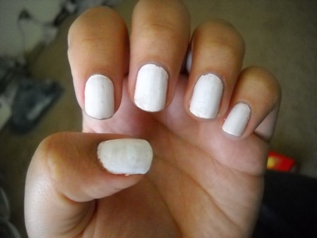 plain-white-nails-49_2 Unghiile albe simple