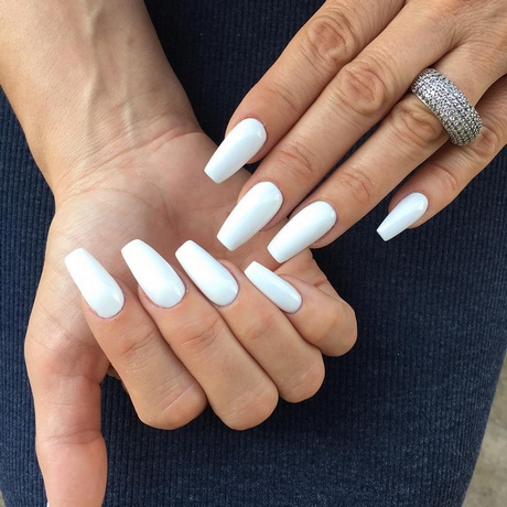 plain-white-nails-49_6 Unghiile albe simple