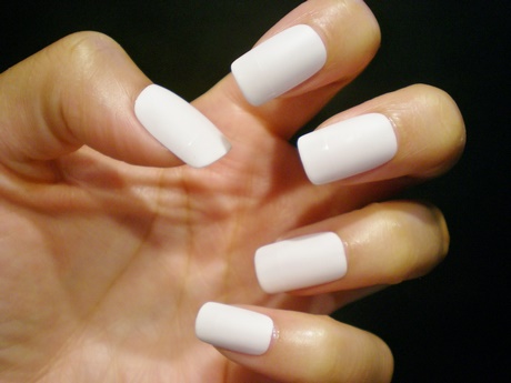 plain-white-nails-49_7 Unghiile albe simple