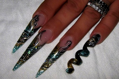 pointed-nails-trend-25_15 Tendința unghiilor ascuțite