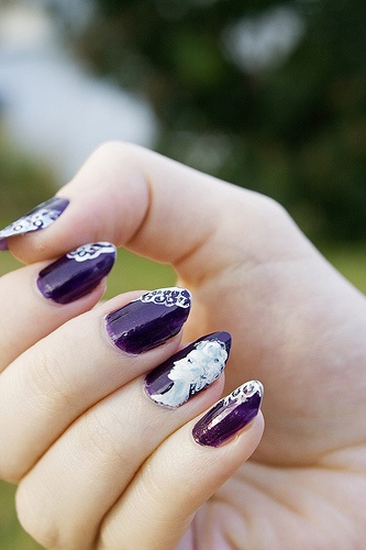 purple-and-white-acrylic-nails-07_2 Unghii acrilice violet și alb