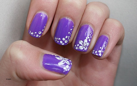 purple-and-white-nails-74_12 Unghiile violet și alb
