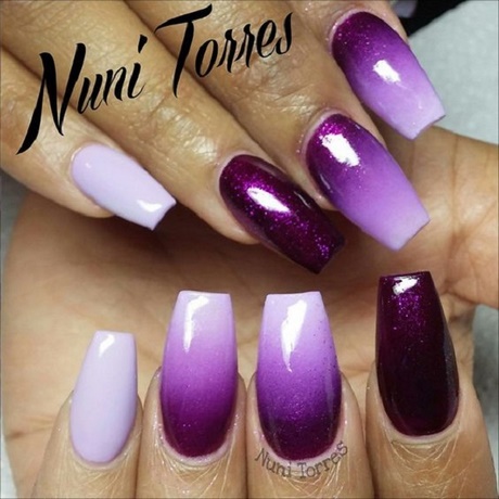 purple-and-white-nails-74_17 Unghiile violet și alb