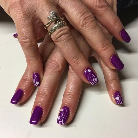 purple-and-white-nails-74_18 Unghiile violet și alb