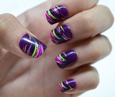 purple-fingernail-designs-42_19 Modele de unghii violet