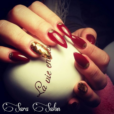 red-and-gold-stiletto-nails-58_14 Unghii stiletto roșii și aurii