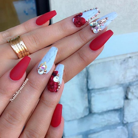 red-and-gold-stiletto-nails-58_16 Unghii stiletto roșii și aurii
