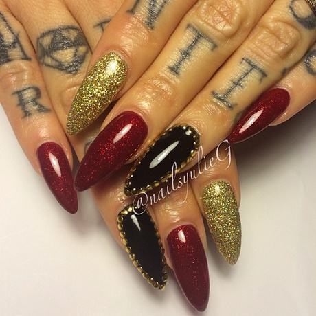 red-and-gold-stiletto-nails-58_17 Unghii stiletto roșii și aurii