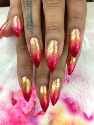 red-and-gold-stiletto-nails-58_7 Unghii stiletto roșii și aurii