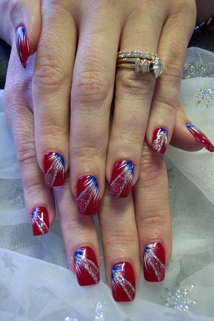 red-white-and-blue-nail-designs-49_18 Modele de unghii alb și albastru roșu