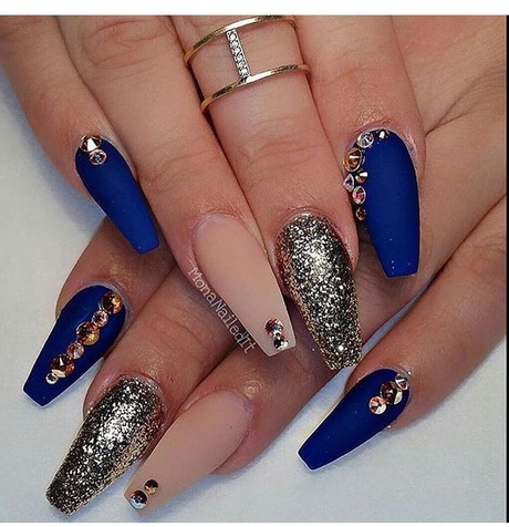 royal-blue-and-black-nail-designs-98_18 Modele de unghii albastru și negru regal