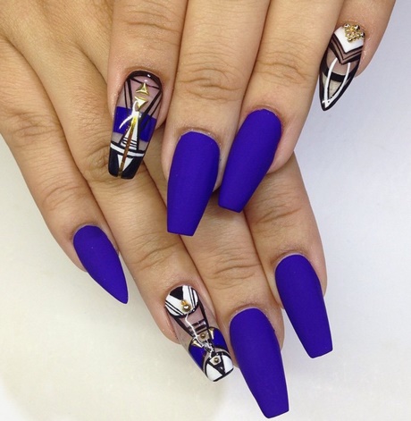 royal-blue-and-gold-nail-designs-29_15 Modele de unghii albastre și aurii Regale