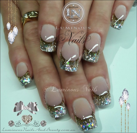 royal-blue-and-gold-nail-designs-29_18 Modele de unghii albastre și aurii Regale