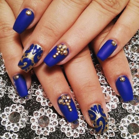 royal-blue-and-gold-nail-designs-29_3 Modele de unghii albastre și aurii Regale