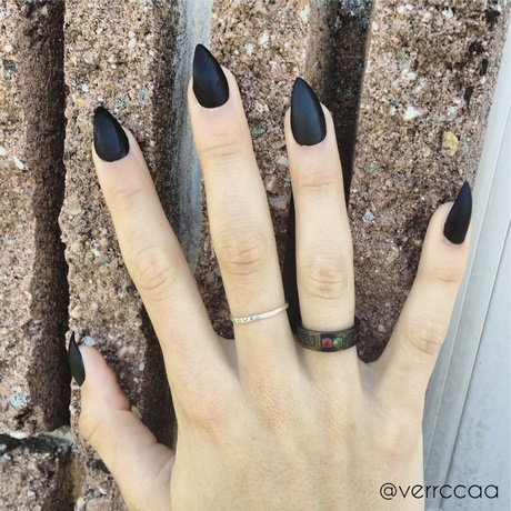 short-black-stiletto-nails-54_4 Unghii scurte stiletto negre