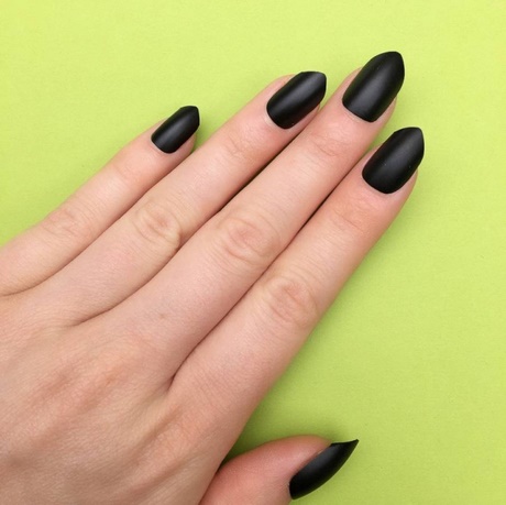 short-stiletto-nails-black-31_11 Unghii scurte stiletto negru