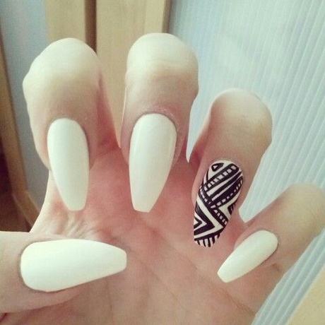 short-white-stiletto-nails-06_11 Unghii scurte de Stilet alb