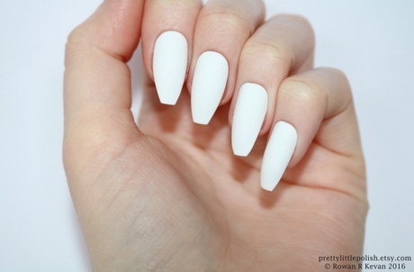 short-white-stiletto-nails-06_16 Unghii scurte de Stilet alb