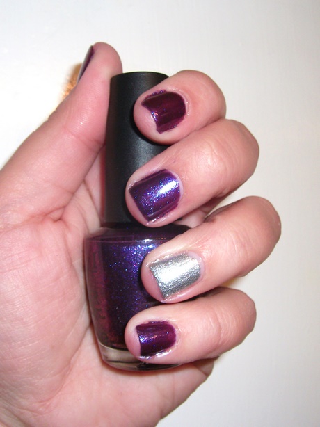 silver-purple-nail-polish-93 Lac de unghii violet argintiu