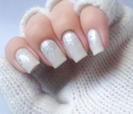 silver-white-nail-polish-04_16 Lac de unghii alb argintiu