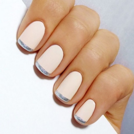 silver-white-nail-polish-04_7 Lac de unghii alb argintiu
