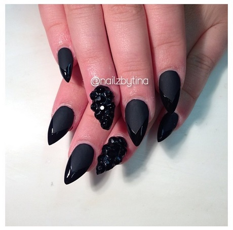 stiletto-matte-black-nails-10_16 Stiletto Unghii negre mat